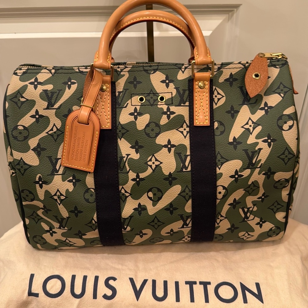 ❌SOLD❌Louis Vuitton Monogramouflage limited edition 35
